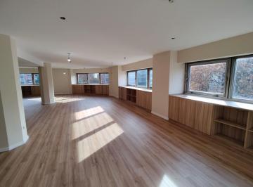 Oficina comercial · 540m² · 4 Cocheras · Oficina en Alquiler en Esquina Lista Para Entrar