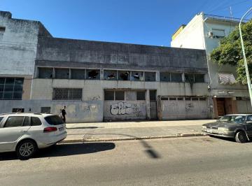 Bodega-Galpón , Parque Avellaneda · Galpon en Alquiler - 1.000 m²