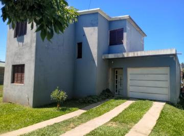 Casa · 165m² · 6 Ambientes · 2 Cocheras · Casa en Punta Chacra, Muy Buen Estado con Pileta.