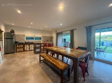 Casa · 155m² · 4 Ambientes · Casa - San Sebastian
