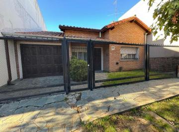 Casa de 4 ambientes, Quilmes · Chalet 4 Ambientes - Quilmes Este, Echeverría Al 300