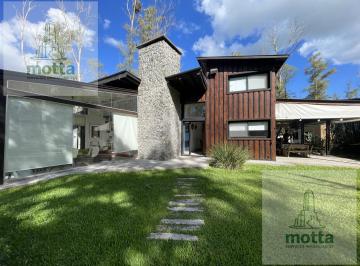 Casa · 208m² · 6 Ambientes · 1 Cochera · Venta Casa en Campo Timbo