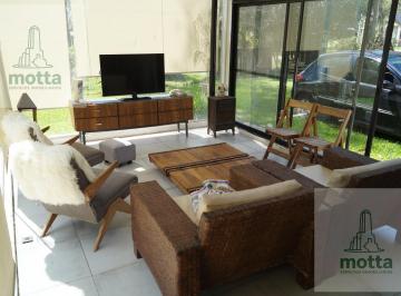 Casa · 208m² · 6 Ambientes · 1 Cochera · Venta Casa en Campo Timbo