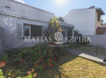Casa · 89m² · 3 Ambientes · 1 Cochera · Venta Casa 3 Amb Castelar Norte Apta Credito
