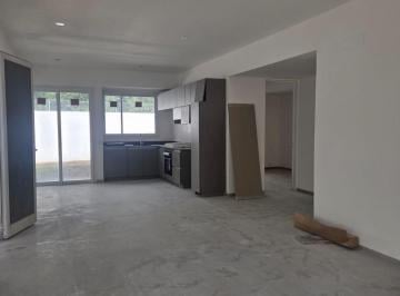 Casa · 107m² · 6 Ambientes · 3 Cocheras · Venta Casa Duplex de 2 Dorm. en Housing con Amenities y Financiación Propia