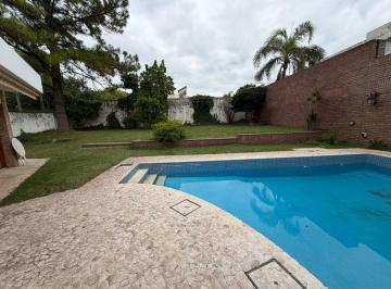 Casa · 275m² · 6 Ambientes · 3 Cocheras · Casa Venta Lomas de San Martin Frente Plaza 3 Dorm. 2 Baños Pileta Patio