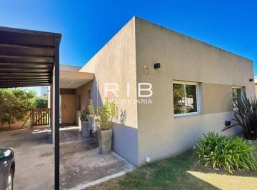 Casa de 4 ambientes, Pilar · Luminosa Propiedad Moderna Sobre 420 m² - Barrio San Eduardo