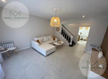 Casa · 160m² · 5 Ambientes · Casa 5 Ambientes con Garaje