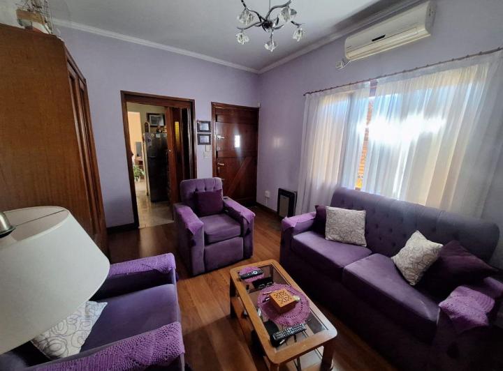 Casa · 140m² · 4 Ambientes · 1 Cochera
