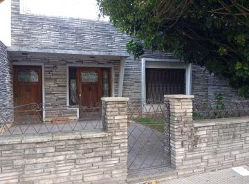 Casa de 3 ambientes, Velez Sarsfield · Casa 3 Ambientes Amplia a Refaccionar