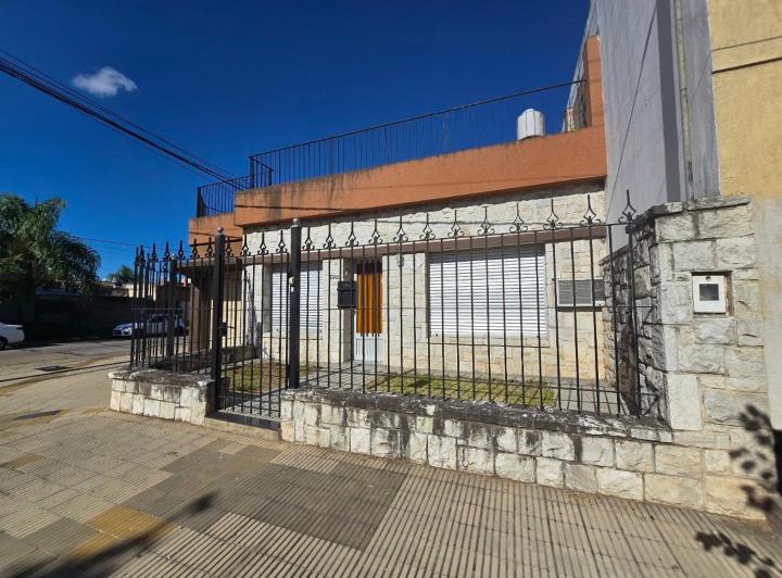 Casa · 193m² · 3 Ambientes · 1 Cochera