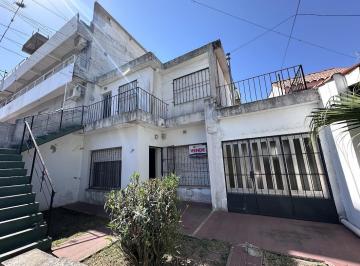 Casa · 163m² · 5 Ambientes · 1 Cochera · Casa en Bo. del Combate