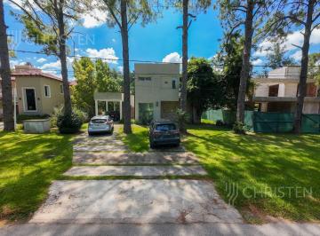 Casa · 250m² · 5 Ambientes · 3 Cocheras · Casa en Venta en Country El Paso a m del Ingreso Principal
