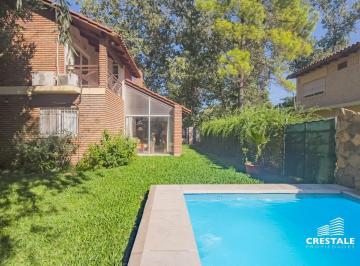 Casa · 140m² · 6 Ambientes · 2 Cocheras · Venta / Permuta - Casa 3 Dorm. con Jardín y Piscina - Roldán