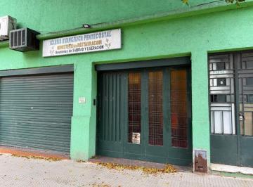 Casa de 6 ambientes, Pompeya · Casa con Local, Galpón y Tres Viviendas