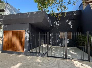 Casa de 4 ambientes, Villa del Parque · Casa 4 Ambientes Totalmente Reciclada con Patio y Terraza