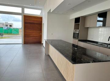 Casa · 123m² · 4 Ambientes · 1 Cochera · Casa 4 Ambientes en San Felipe