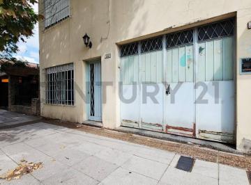 PH · 190m² · 5 Ambientes · 1 Cochera · Vta PH 5 Ambientes Frente - Santos Lugares Permuta