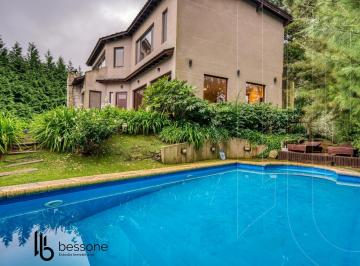 Casa · 242m² · 5 Ambientes · 2 Cocheras · Casa en Sierra de Los Padres - Joaquin 190