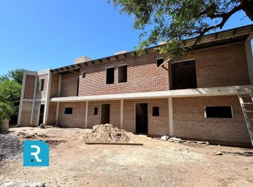 Casa · 110m² · 8 Ambientes · 1 Cochera · Villa Allende - Housing Tres Casas - a Estrenar