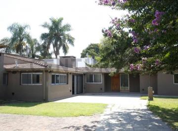Casa · 131m² · 5 Ambientes · 3 Cocheras · Casa en Venta en Villa Elisa Dos Dorm.