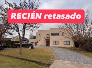 Casa · 127m² · 5 Ambientes · 4 Cocheras · Soñada Residencia en Pilar Barrio Altos de Manzanares