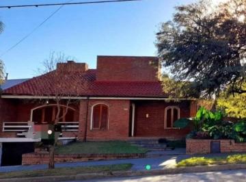 Casa de 9 ambientes, Córdoba · Cerro de Las Rosas, Sobre José Roque Funes. 549 m Terreno. Apta Crédito Hipotecario.