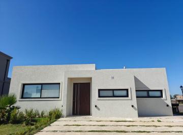 Casa · 189m² · 4 Ambientes · 2 Cocheras · Casa en Venta Pilar del Este Santa Elisa