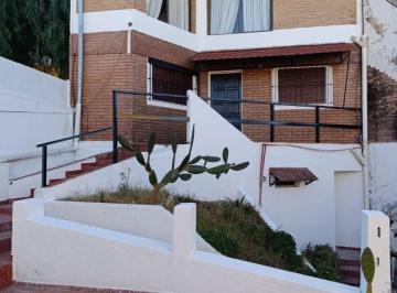 Casa de 9 ambientes, Córdoba · Duplex 3 Dorm., 2 Baños, Garaje. Apto Crédito Hipotecario. Muy Amplia