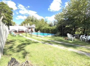 Quinta vacacional · 113m² · 5 Ambientes · 1 Cochera · Casa Quinta con Dos Dorm. y Pileta - Venado Tuerto
