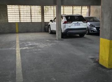 Garage · 25m² · Cochera Doble, Rampa de Hormigón.