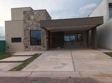 Casa · 201m² · 4 Ambientes · 1 Cochera · Venta de Casa Las Retamas Maipu
