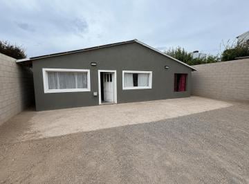 Casa de 3 ambientes, El Calafate · Casa de 70 m² Aproximadamente con 2 Dorm. en Venta en El Calafate