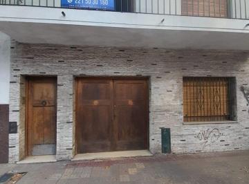 Casa de 4 ambientes, La Plata · Casa en Venta de 3 Dorm. en Calle 10 E/ 59 y 60 de La Plata.
