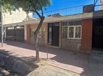 Casa de 5 ambientes, Ciudad de Mendoza · Sexta Seccion
