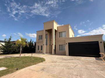 Casa de 7 ambientes, Ezeiza · Casa 7 Ambientes en Venta - Fincas del Alba