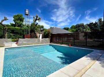 Casa · 97m² · 3 Ambientes · 1 Cochera · Venta Casa Exaltacion de La Cruz con Pileta