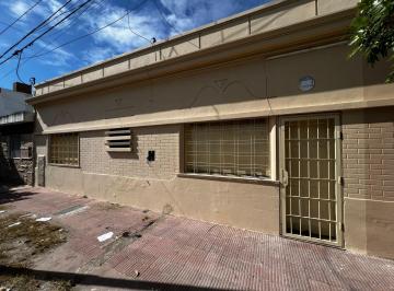 Departamento · 90m² · 3 Ambientes · Oportunidad de Inversion Casa y Depto de 1 Dormitorio con Patio en Yapeyú, Proximo a Gral Paz