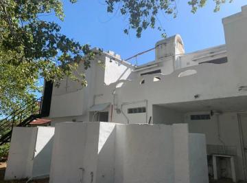 Casa · 758m² · 2 Ambientes · Complejo Multifamiliar de Seis Unidades en Costa Chica