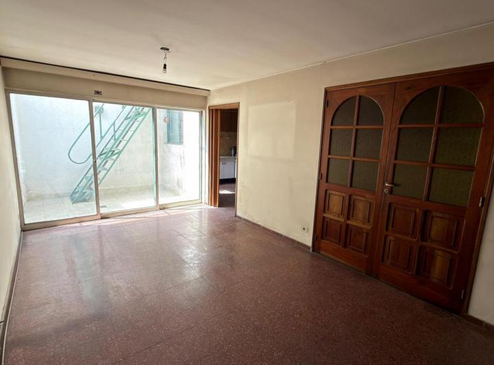 Casa · 127m² · 8 Ambientes · 1 Cochera