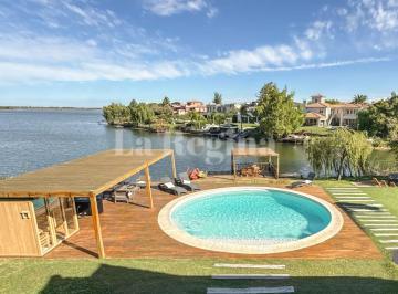 Casa · 323m² · 6 Ambientes · 1 Cochera · Casa en Venta en Los Castores, Nordelta, Tigre