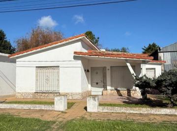 Casa de 6 ambientes, San Jerónimo Sud · Casa Alquiler 2 Dorm., Patio y Cochera