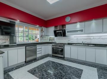 PH · 249m² · 5 Ambientes · Venta Casa 5 Ambientes Wilde con Quincho Patio y Pileta