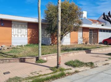 Casa · 300m² · Casa de 4 Dorm. - Apto Credito - Altos de Villa Cabrera