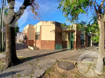 PH · 74m² · 4 Ambientes · 1 Cochera · Nuevo Valor - PH 4 Ambientes en Esquina con Cochera Patio y Parrilla en Castelar Sur Apto Credito