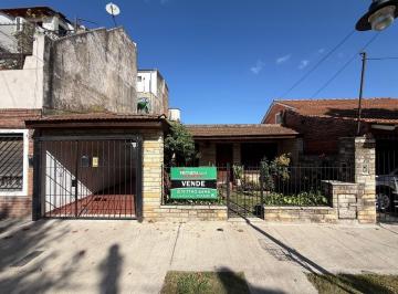 Casa · 143m² · 3 Ambientes · 1 Cochera · Casa Chalet en Venta en Virreyes, San Fernando, G. B. a. Zona Norte