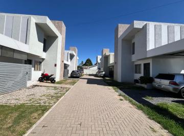 Casa · 90m² · 3 Ambientes · 1 Cochera · Casa en Quebrada de Las Rosa