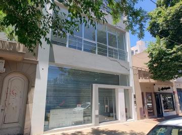 Local comercial · 992m² · Local en Alquiler