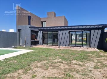 Casa · 286m² · 5 Ambientes · 2 Cocheras · Casa a Estrenar - 3 Dorm. - 2 Plantas - Galeria con Asador y Pileta