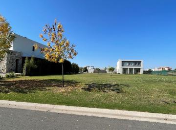 Terreno · 516m² · Terreno Lote en Venta Ubicado en Castaños, Nordelta, G. B. a. Zona Norte